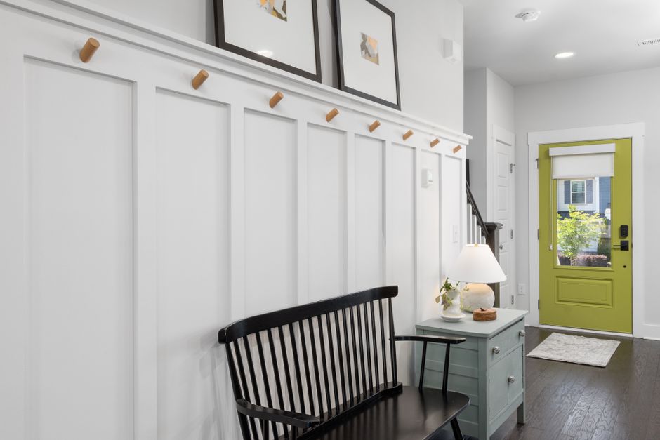Painted Peg Rail for a rental space — home · DIY