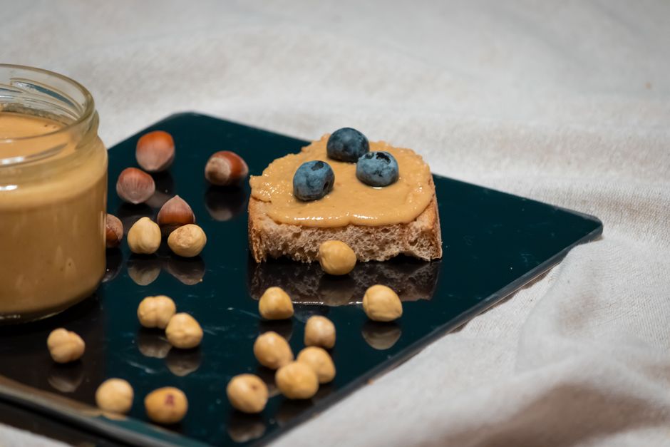 Peanut Butter Energy Bites with roasted chickpeas — food · Snacks
