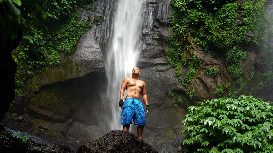 Short Waterfall Hike near a memorable viewpoint — travel · National Parks