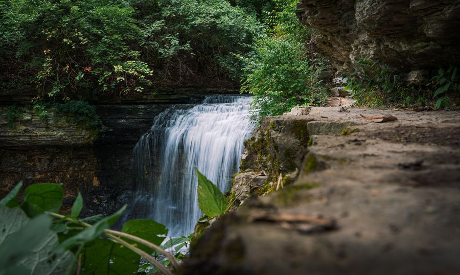 Easy Waterfall Trail around a local breakfast stop — travel · Family Travel