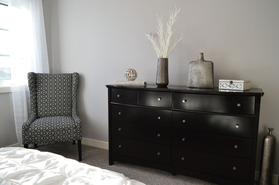 Small Dresser using renter-friendly details — home · Bedrooms