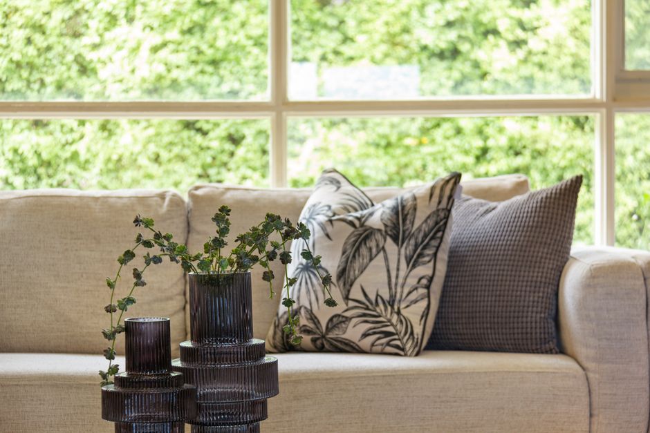 Sweater Cushion for a small creative corner — diy-creativity · Upcycling