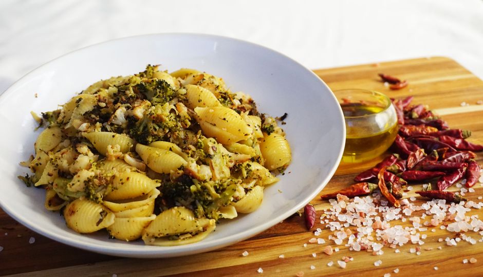 Spinach Ricotta Shells with a creamy sauce — food · Recipes