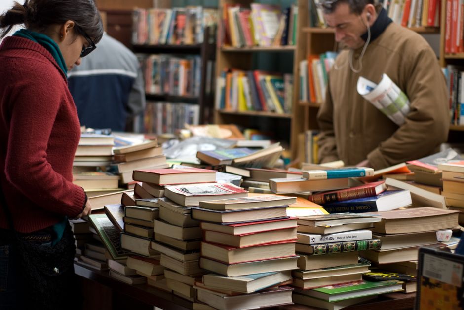 Bookstore First Date when you need a confidence lift — lifestyle · Dating