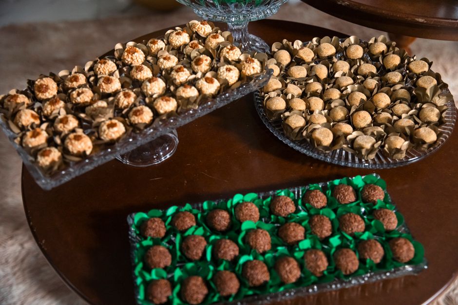 Date Coconut Bites for a protein-minded snack — food · Snacks