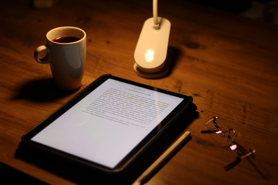 E-Reader Stand for a new-user setup — smart-life · Gadgets