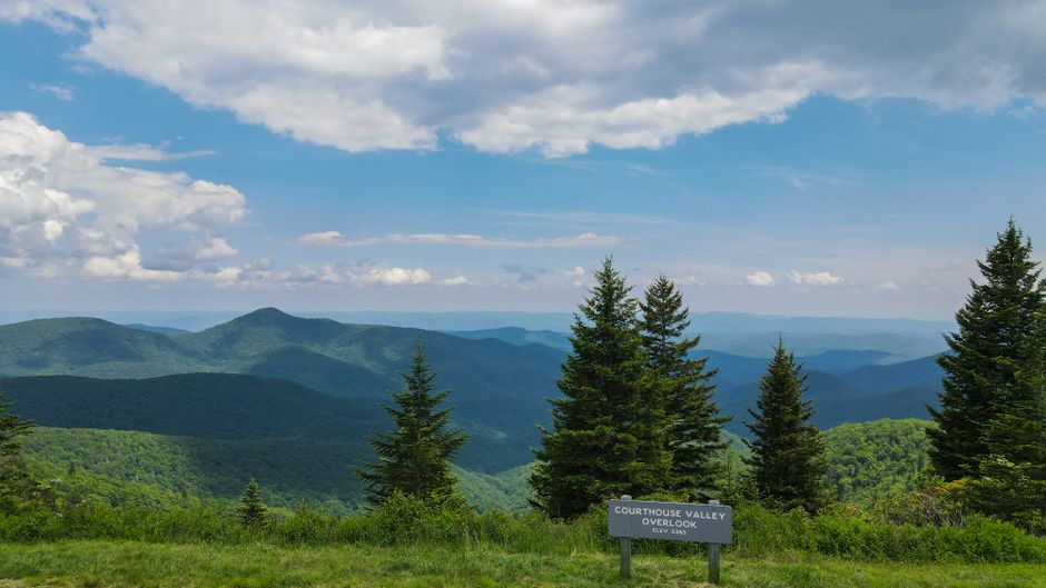 Blue Ridge Overlook with a photo-friendly pause — travel · USA Travel
