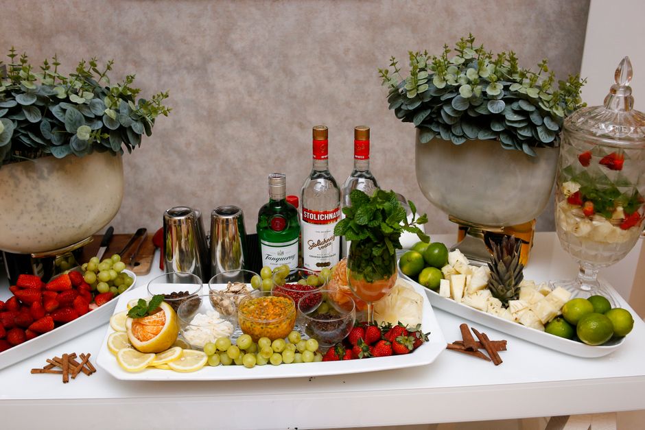 Fruit-at-Eye-Level Setup with a mindful breathing pattern — wellness · Healthy Habits