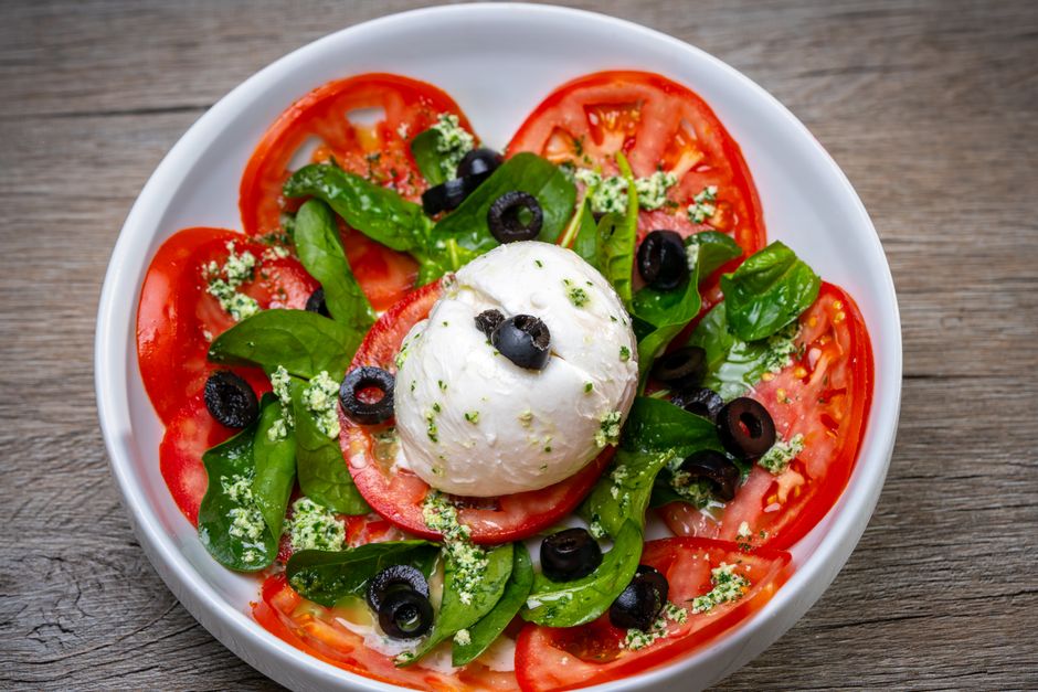 Caprese Pasta Cup for a workday lunchbox — food · Lunch Ideas
