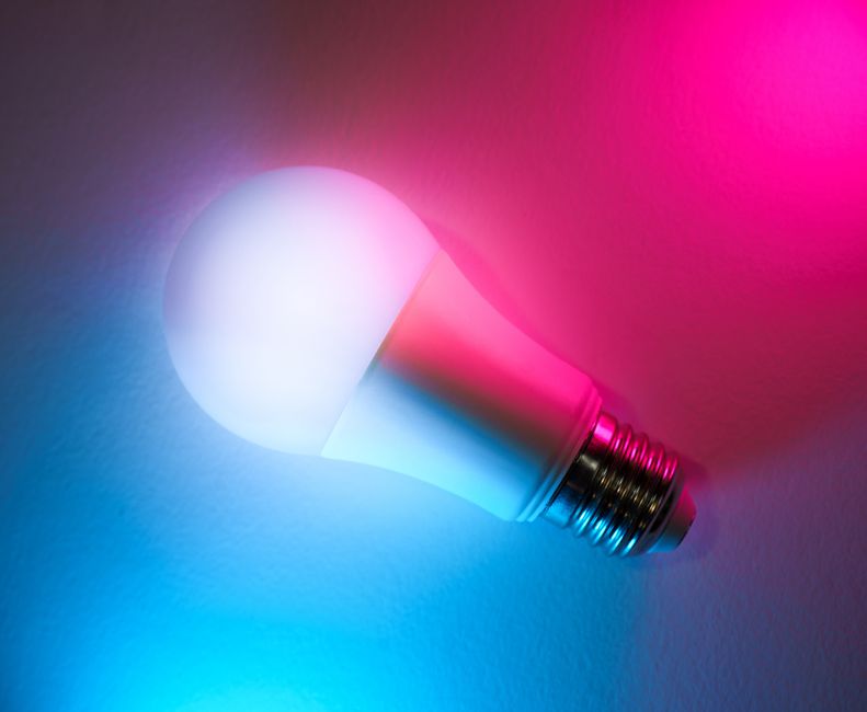 Smart Bulbs for a travel-ready setup — smart-life · Smart Home