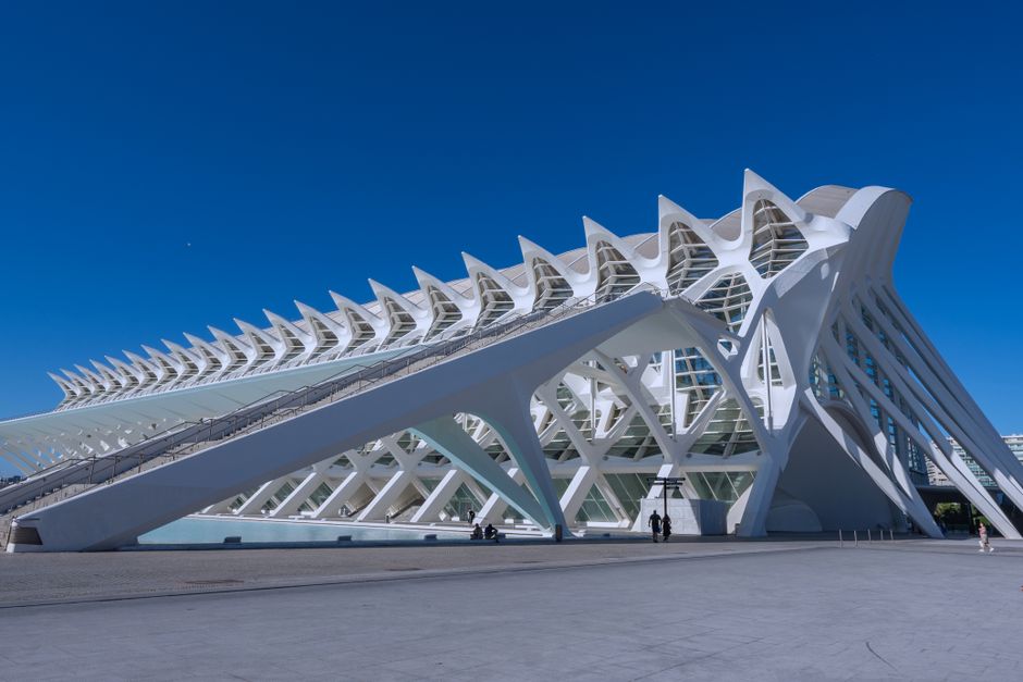 Self-Guided Architecture Walk around a farmers market — travel · Solo Travel