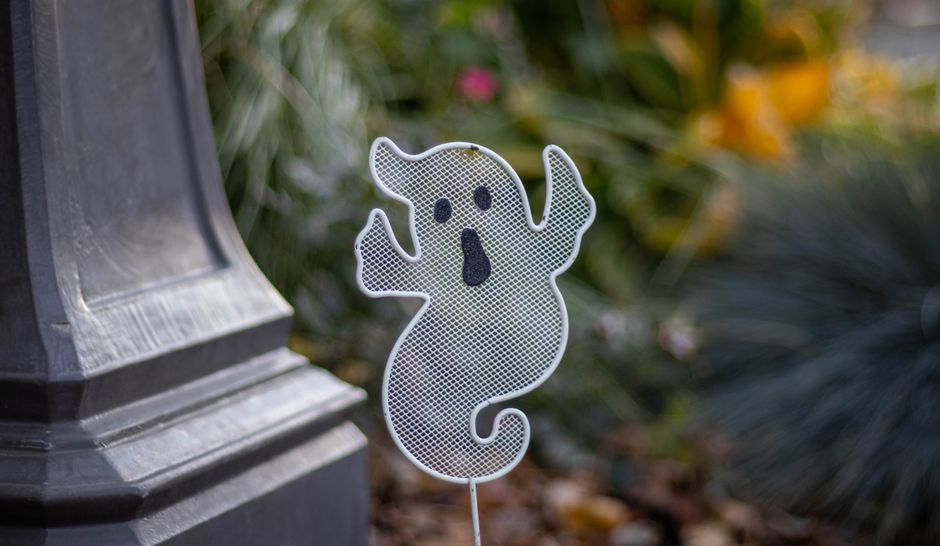 Ghost Garland for a child-friendly gathering — celebrations · Halloween