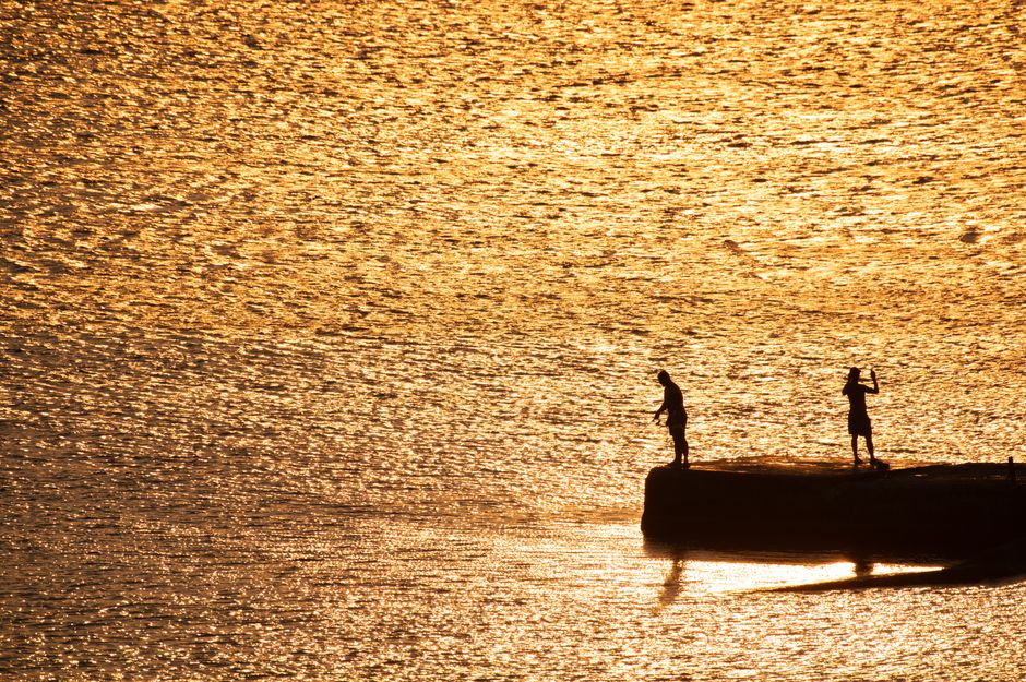 Golden-Hour Silhouette using thrifted fabric — diy-creativity · Photography