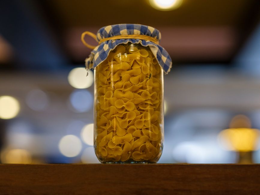 Pesto Pasta Jar for a lighter afternoon — food · Lunch Ideas