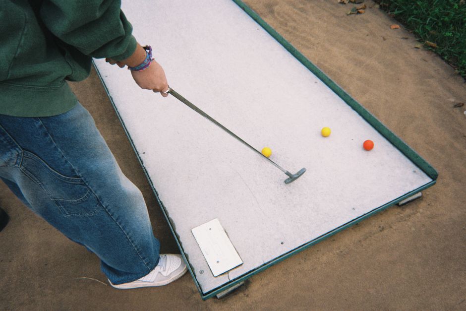 Mini Golf Outing with a playful challenge — lifestyle · Dating