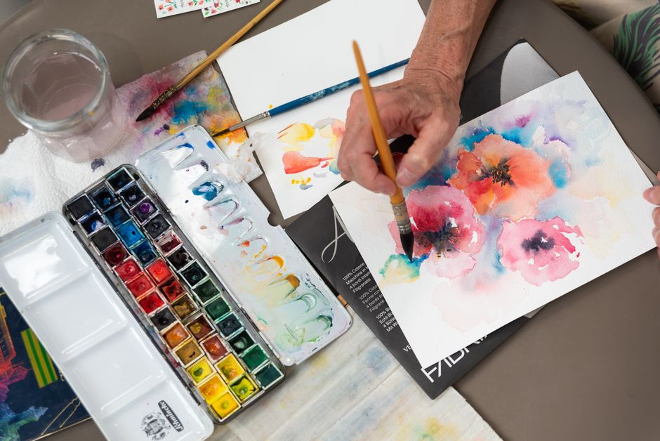 Pressed-Flower Watercolor with a tactile texture — diy-creativity · Art & Painting