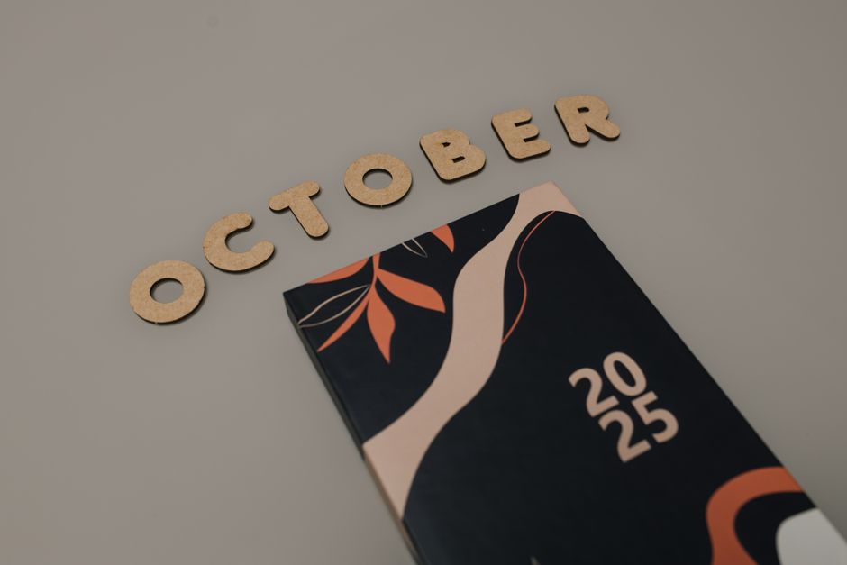 Monthly Photo Journal for reflection handmade home — diy-creativity · Journaling