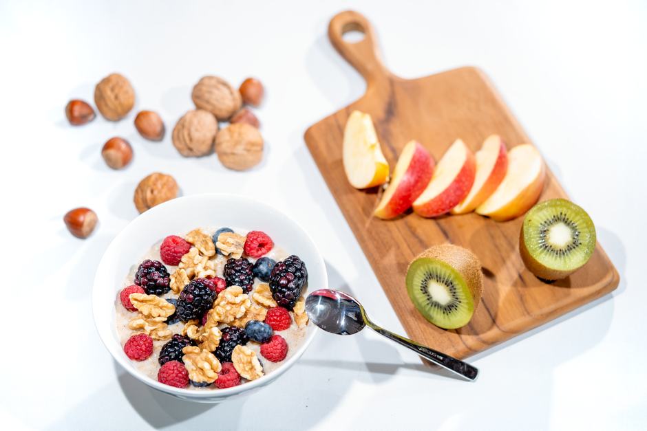 Apple Cinnamon Baked Oats for slow weekend mornings — food · Breakfast & Brunch