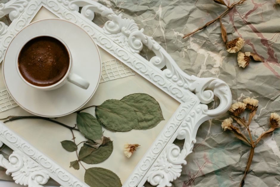 Old-Frame Tray for a small creative corner — diy-creativity · Upcycling