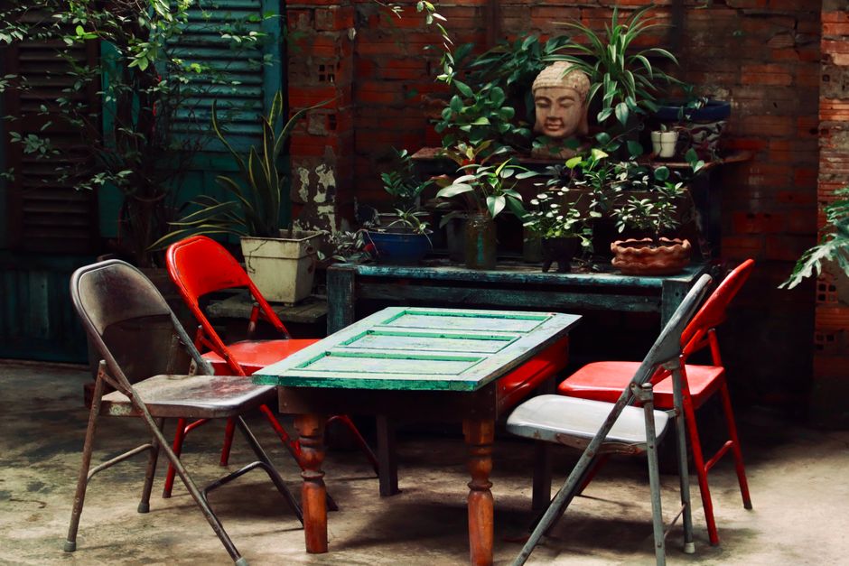 small-space garden & outdoor upgrades worth stealing using one-color repetition — home · Garden & Outdoor