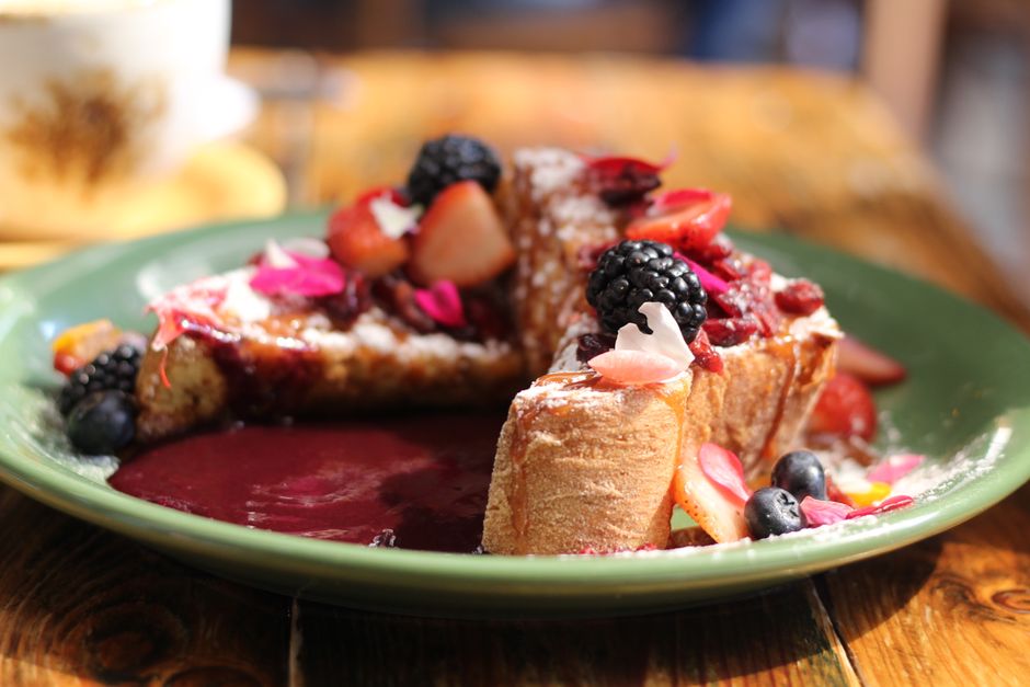 Cinnamon French Toast — berry baked oats with honeyed fruit — food · Breakfast & Brunch