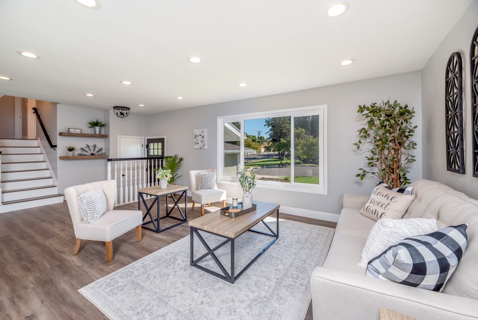 Large Rug with a cozy corner detail — home · Living Rooms