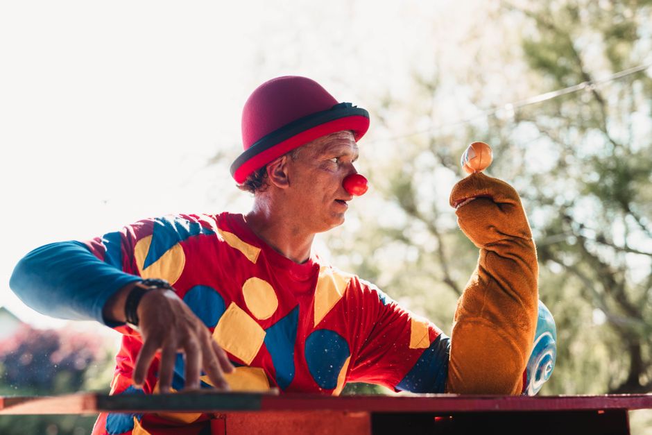 Clever Workplace Comedy for mixed ages — entertainment · Movies & TV