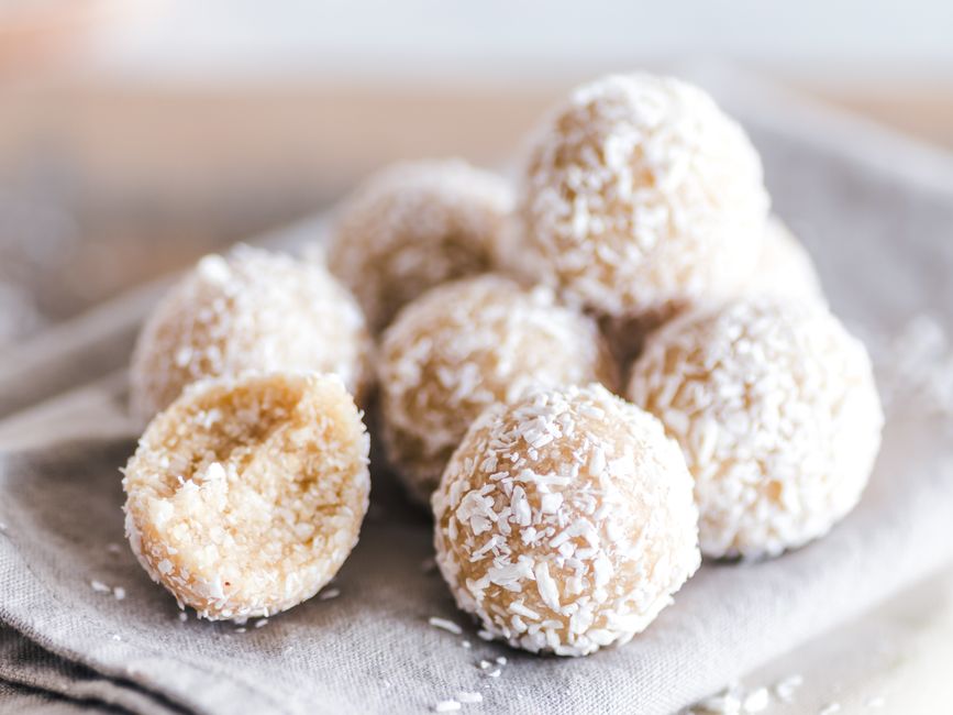 Date Coconut Bites for a late-night nibble — food · Snacks