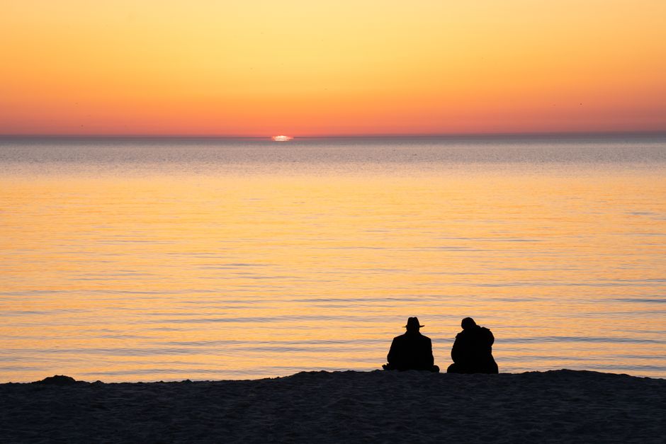 Sunset Pause with a simple walking loop — wellness · Feel-Good Activities