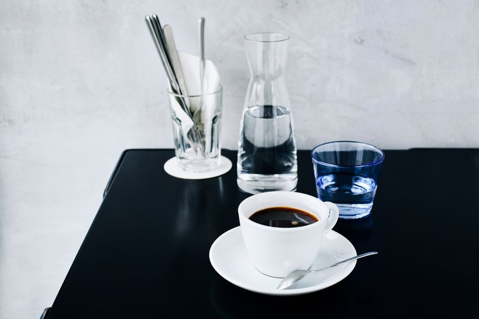 Coffee-Shop Still Life with a hand-lettered element — diy-creativity · Photography