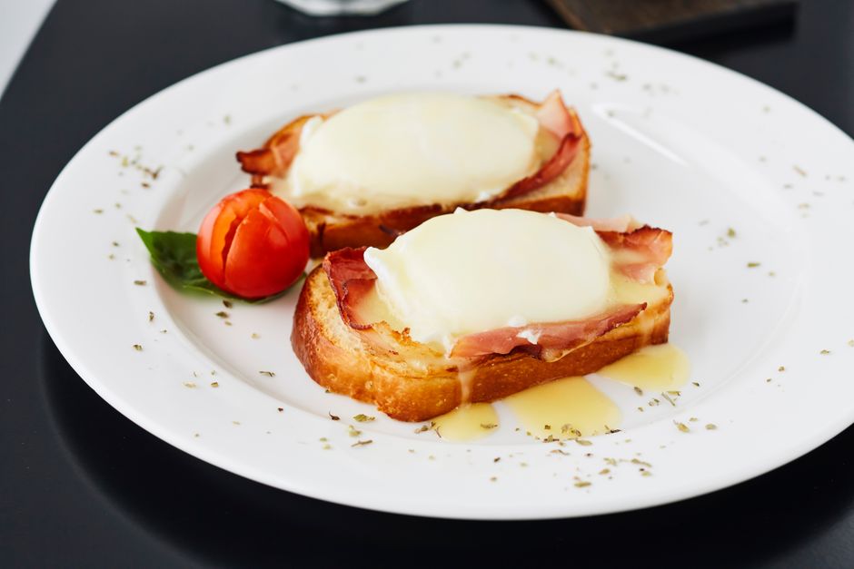 Tomato Basil Toast with hummus and cucumber — food · Lunch Ideas