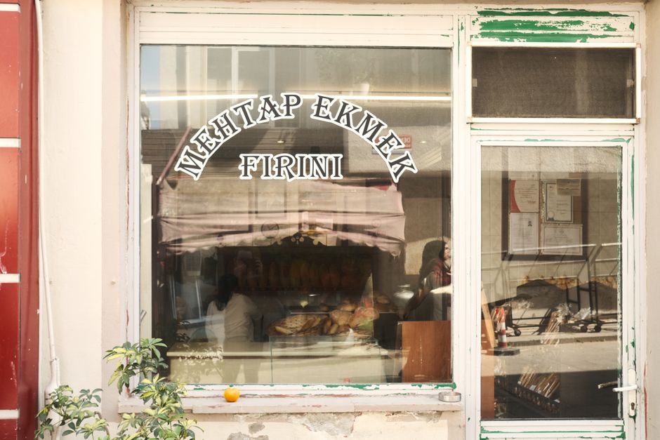 Neighborhood Bakery Crawl near a historic landmark — travel · City Trips