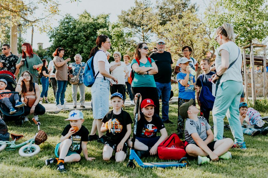 Park Meetup when you want to feel accomplished — lifestyle · Social Life
