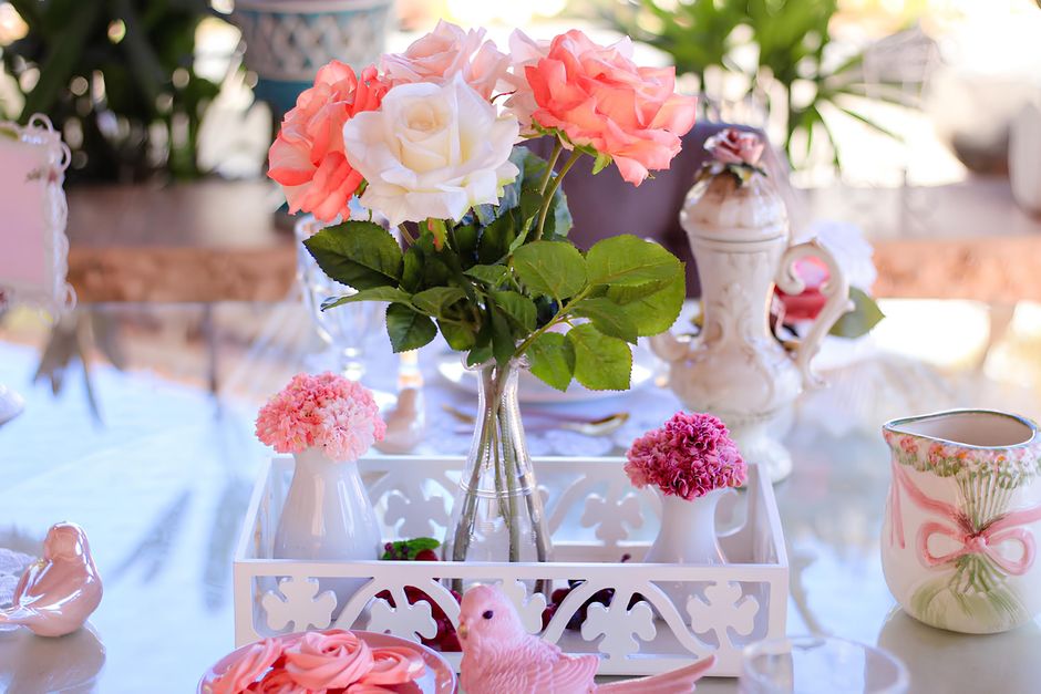 Garden Tea Party around a retro theme — entertainment · Party Ideas