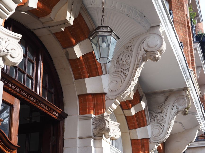 Self-Guided Architecture Walk with a short walking route — travel · Solo Travel