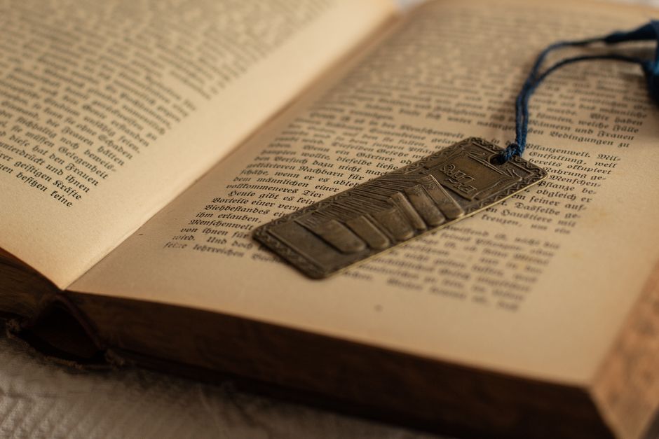 Custom Bookmark from recycled paper — diy-creativity · DIY Gifts