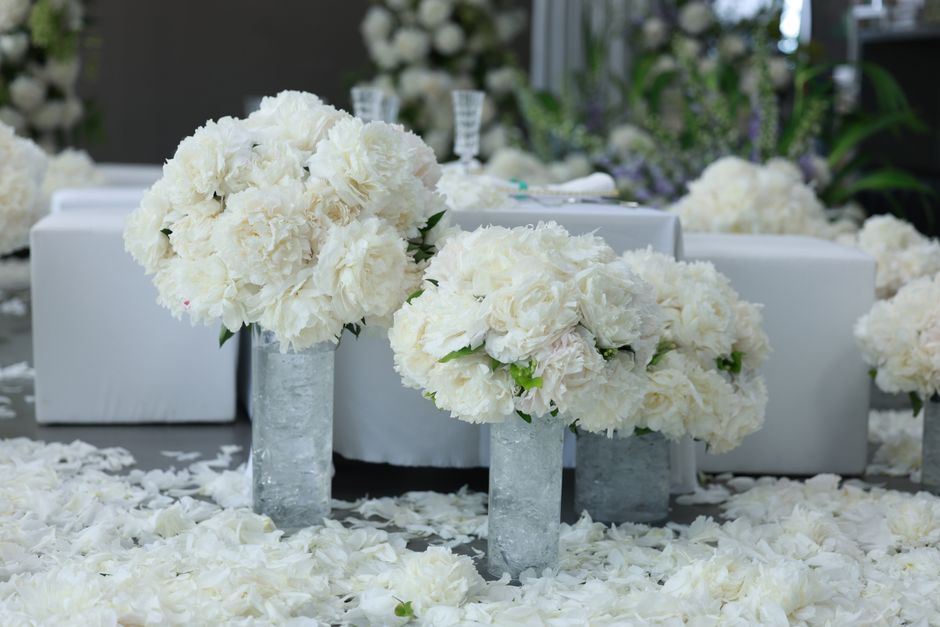 Flower-Free Centerpiece with a nostalgic detail — celebrations · Valentine's Day