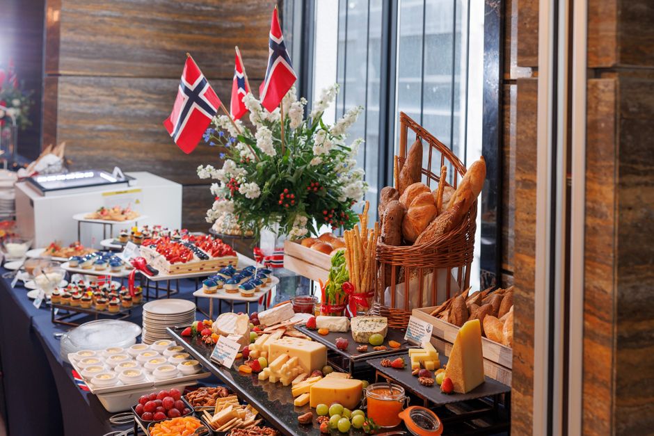Brunch Buffet around a memory wall — celebrations · Baby Showers