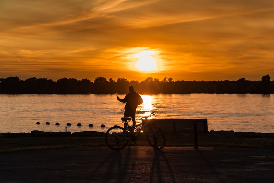 Sunset Pause for a low-pressure workout — wellness · Feel-Good Activities