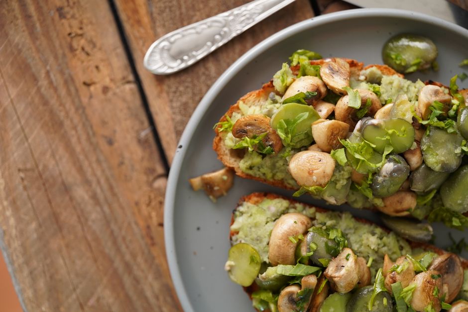 White Bean Bruschetta for a lighter afternoon — food · Lunch Ideas
