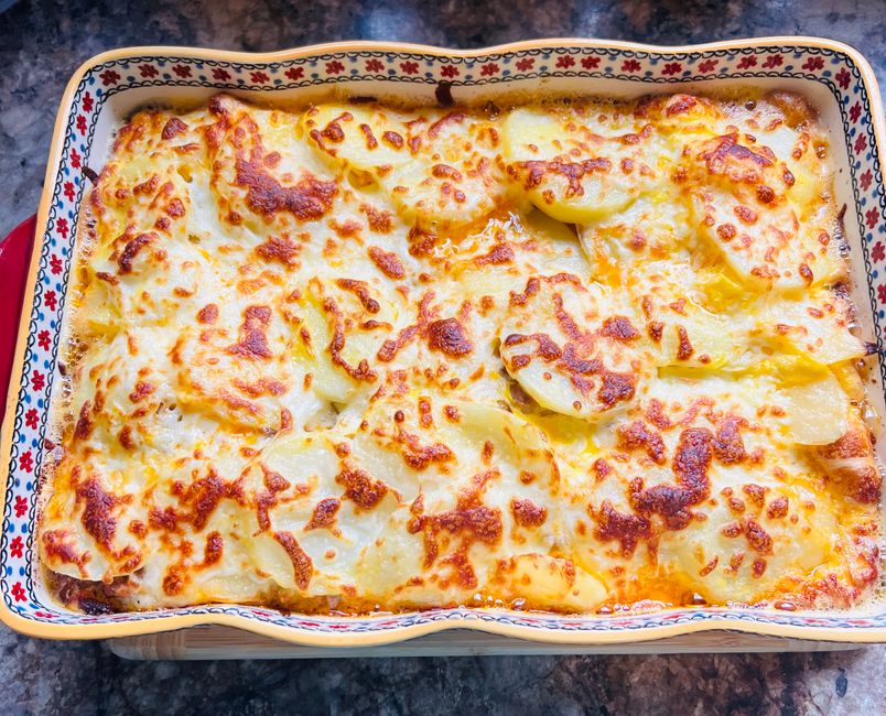Baked Potato Bar with a warm centerpiece dish — food · Food & Hosting