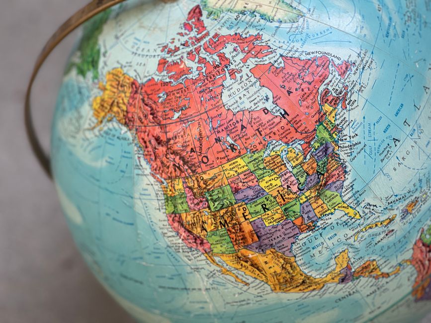 Travel Geography Round around a themed menu — entertainment · Trivia