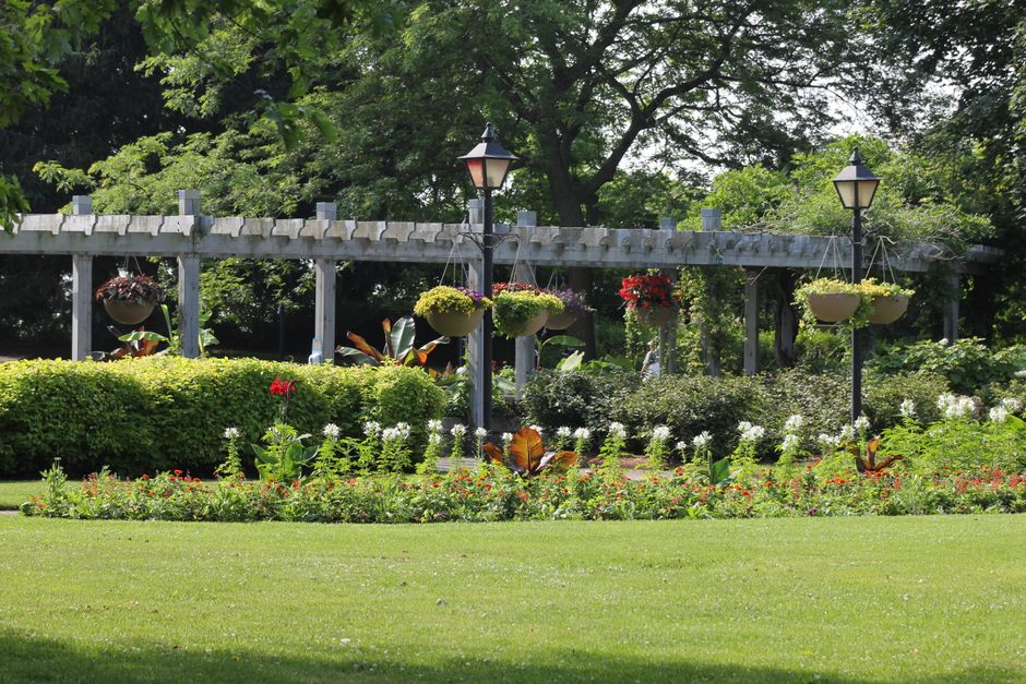 Try A Public Garden around a music round — entertainment · Things to Do