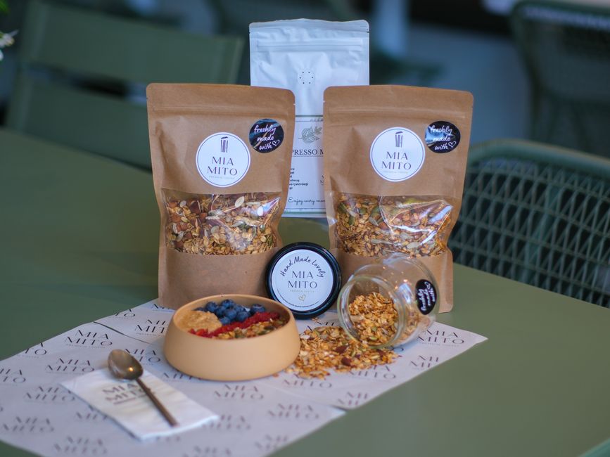 Peach Almond Granola with crispy potatoes — food · Breakfast & Brunch