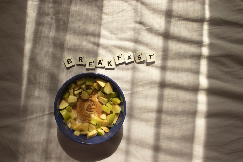 Love-Note Breakfast around a statement cake — celebrations · Valentine's Day