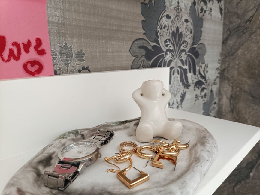 Stone Tray using warm neutral tones — home · Bathrooms