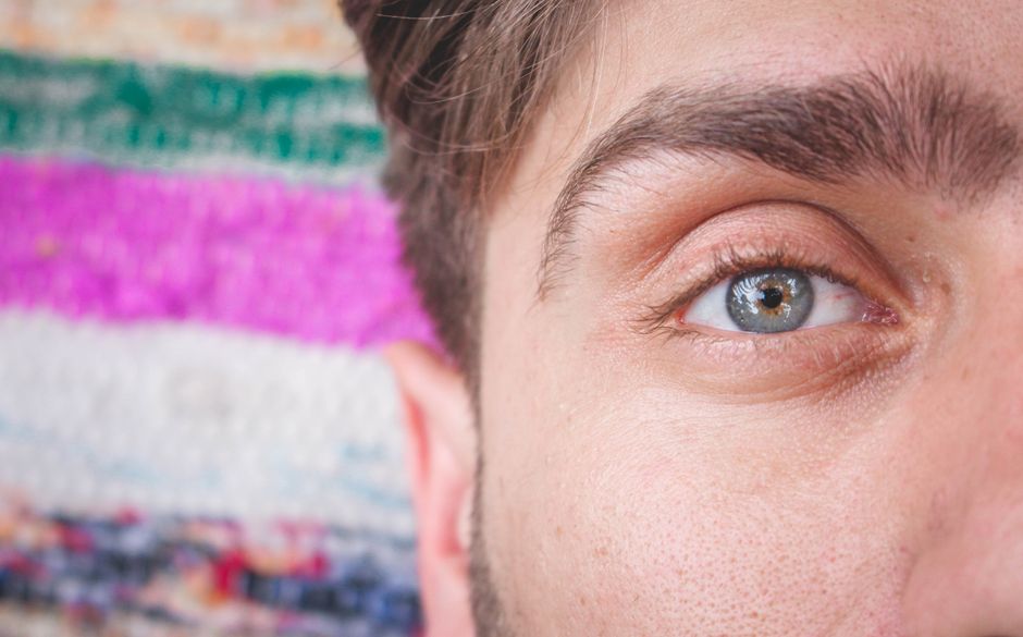 Simple Brow Shaping with a creative companion — lifestyle · Beauty