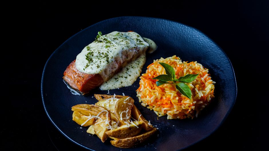 Greek Lemon Potatoes for family style tables — food · Dinner Ideas