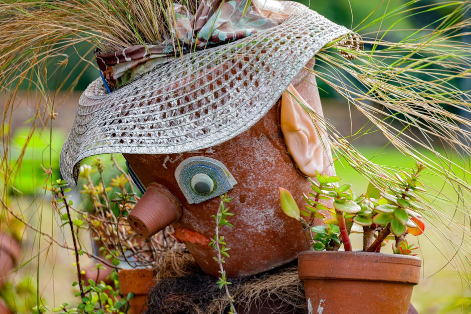 Painted Terracotta Pot with a gallery-worthy finish — diy-creativity · Crafts