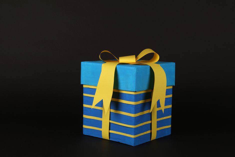Concertina Gift Box with a simple stencil — diy-creativity · Paper Crafts